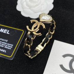 Chanel new double C diamond inlaid fashion temperament Bracelet White Love temperament sweet lady taste love bracelet 00239