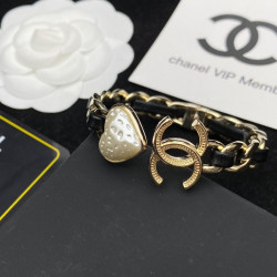 Chanel new double C diamond inlaid fashion temperament Bracelet White Love temperament sweet lady taste love bracelet 00239