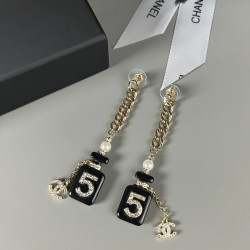 Chanel perfume bottle earrings, short chain terms design, concise and generous