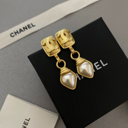 Chanel's new earrings are designed to decorate the face