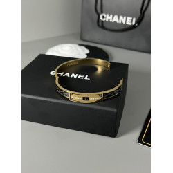 Chanel bracelet, medieval bracelet, the texture is very good. The opening bracelet made of classic high polishing technology is gorgeous and not out of tune