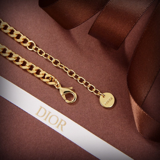 2022 new Dior CD Necklace counter is consistent, and the brass material is super textured