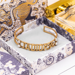 Dior jadior letter bracelet, classic with fashionable flavor