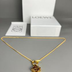 Luo Yiwei necklace is super versatile. Whether it's leisure style, office workers or intellectual temperament, it's all held, and it has a low-key texture