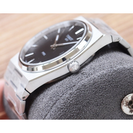 Tissot Swiss quartz three needle men's watch, with a minimalist style for modern men, creates a fashionable